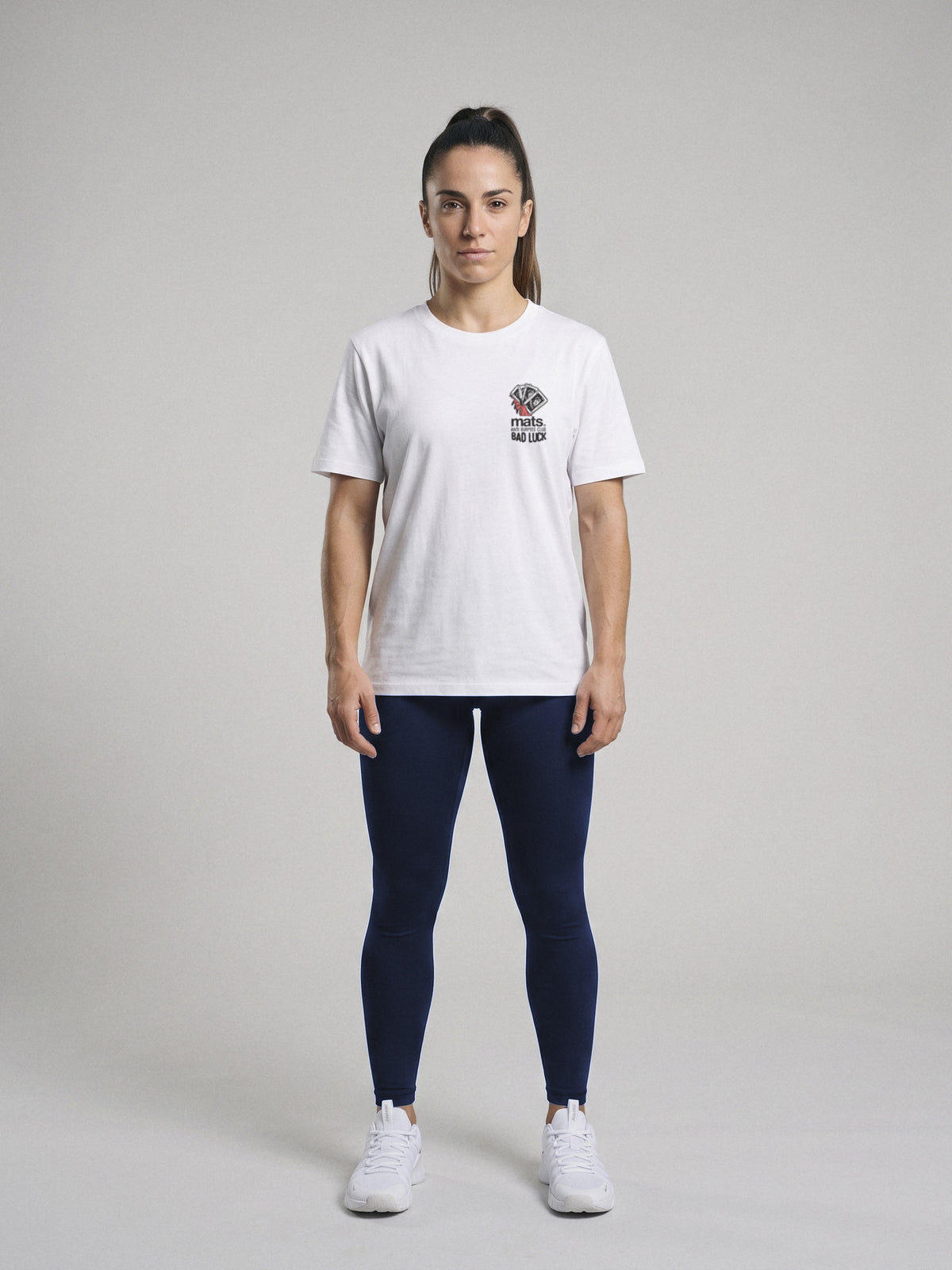 Anti Burpees Club - Bad Luck - Regular Fit · Blanco · modelo chica · frente