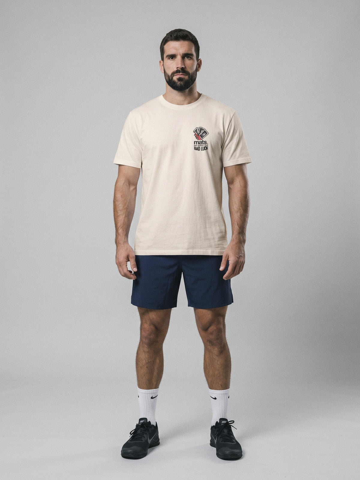 Anti Burpees Club - Bad Luck - Regular Fit · Natural · modelo chico · frente