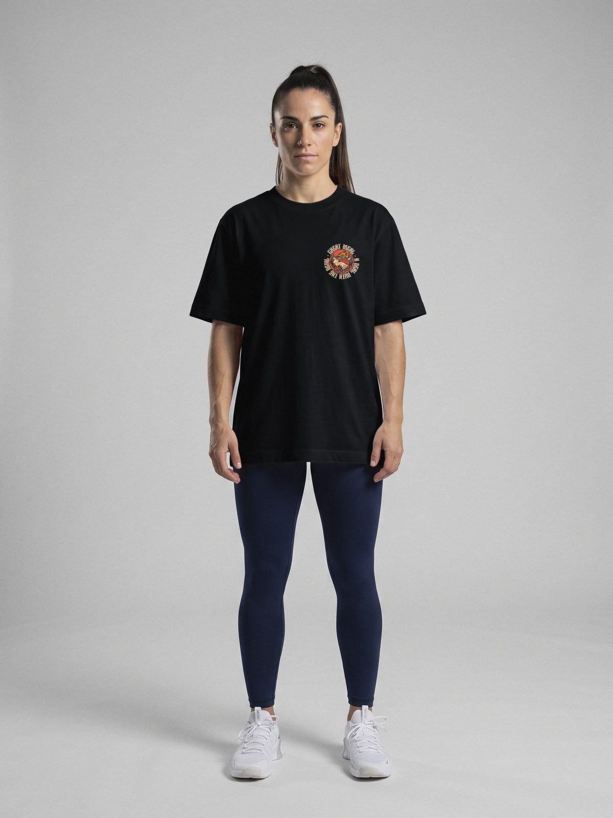 Cheat Meal - Oversize · Negro · modelo chica · frente