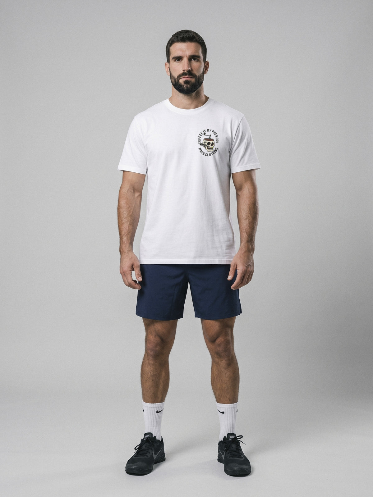 Coffee Is My Prework - Regular Fit · Blanco · modelo chico · frente