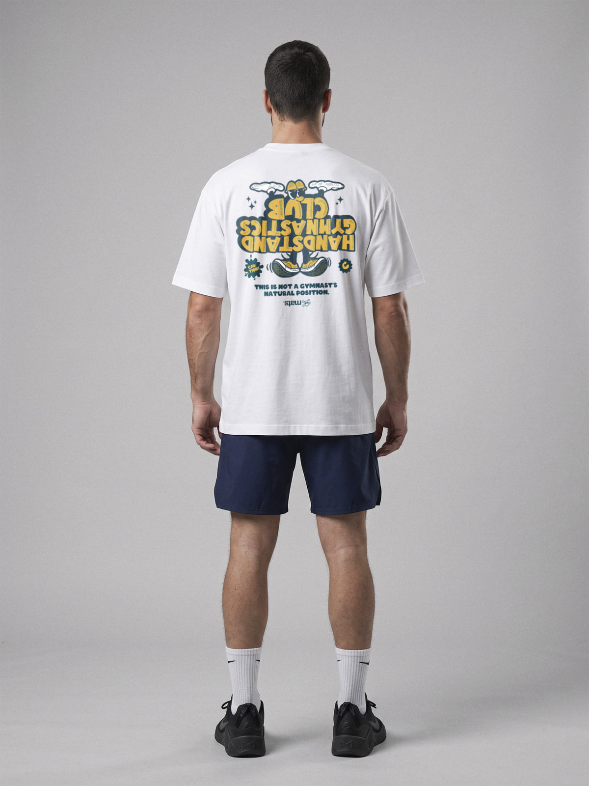 Handstand Gymnastics Club - Oversize · Blanco · modelo chico · espalda