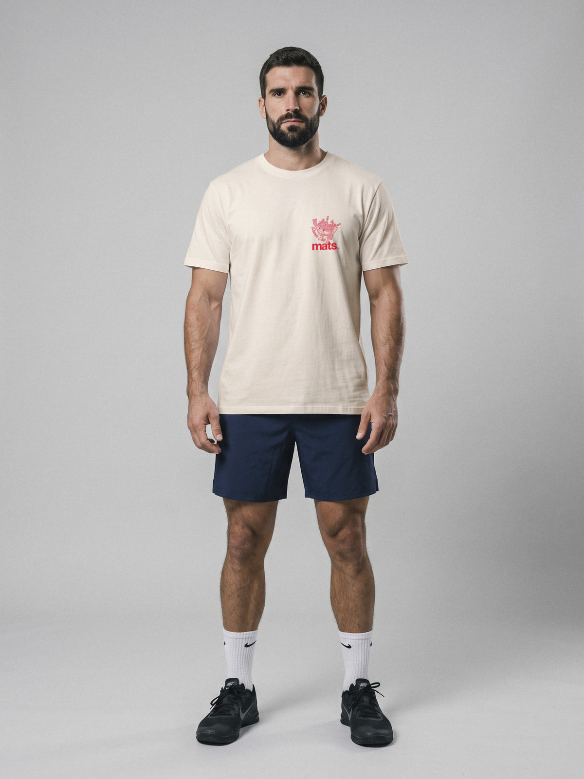 Iron Ramen Club - Regular Fit · Natural · modelo chico · frente