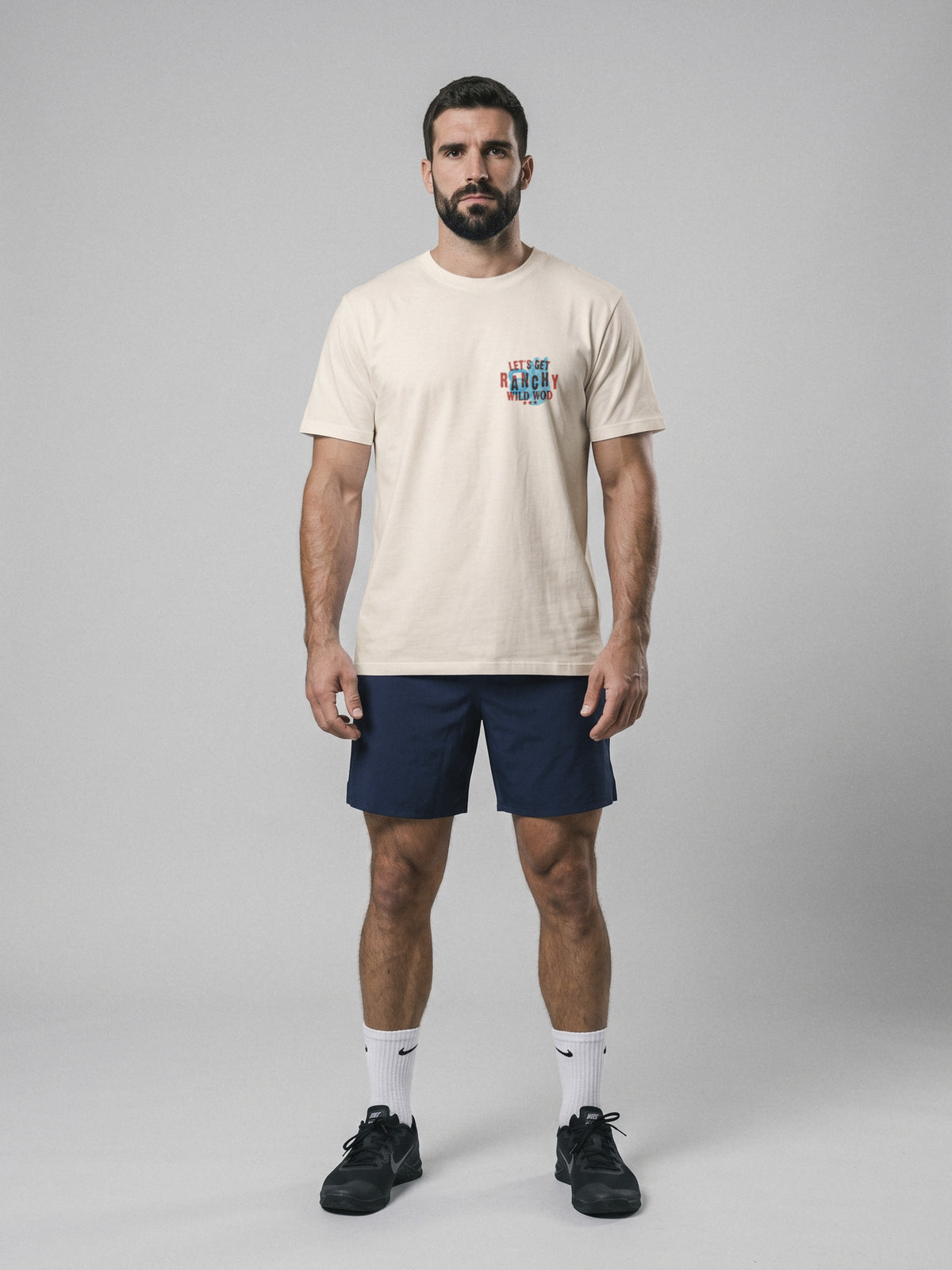 Let´s Get Ranchy - Regular Fit · Natural · modelo chico · frente