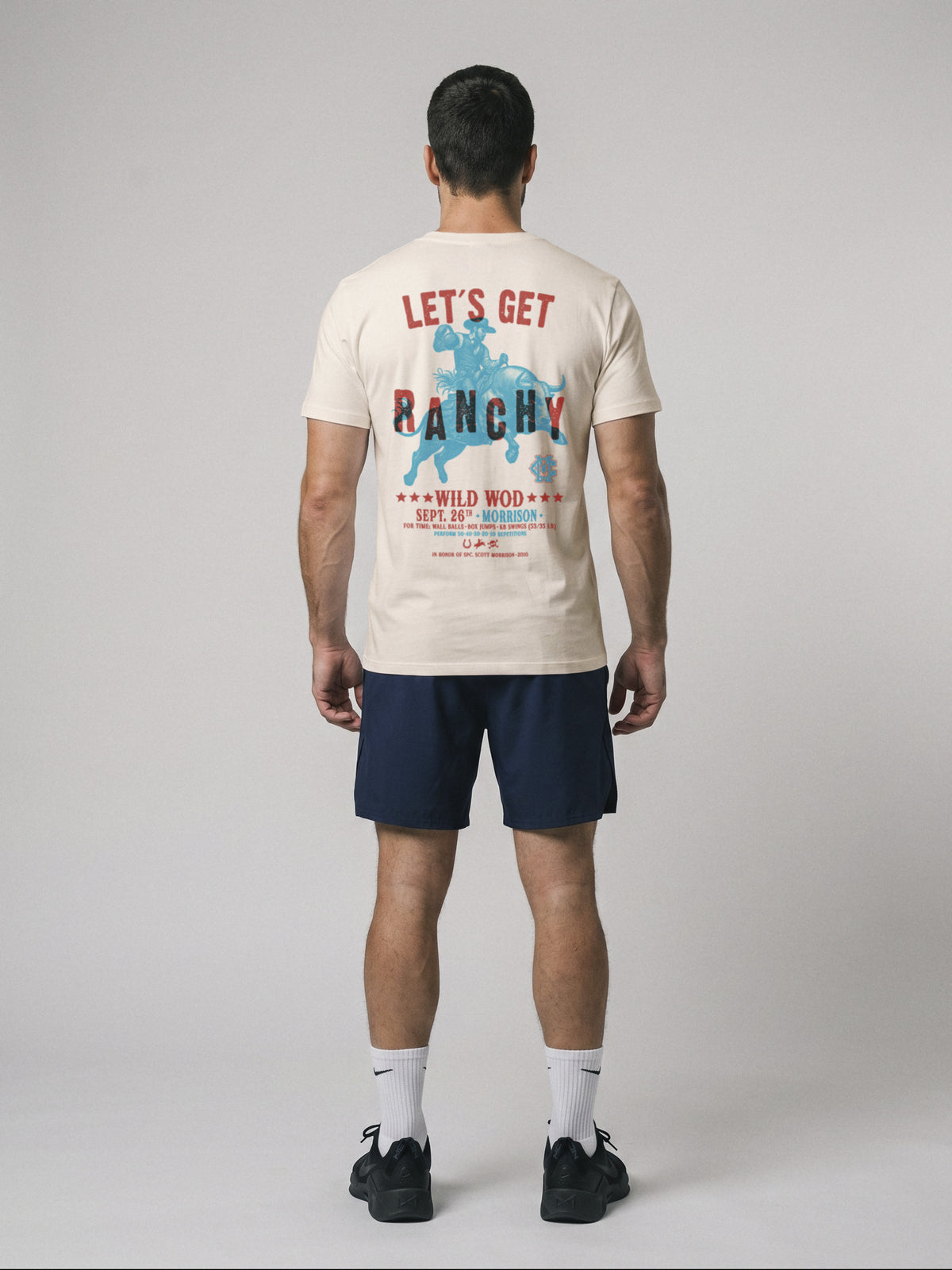 Let´s Get Ranchy - Regular Fit · Natural · modelo chico · espalda