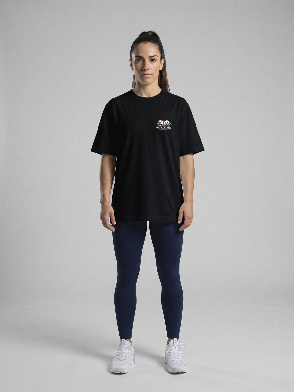 Mats Athlete - Made To Change - Oversize · Negro · modelo chica · frente