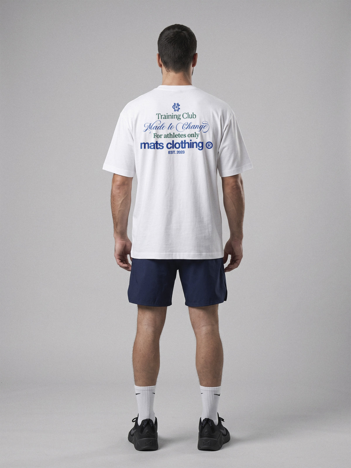 Mats Training Club - Oversize · Blanco · modelo chico · espalda