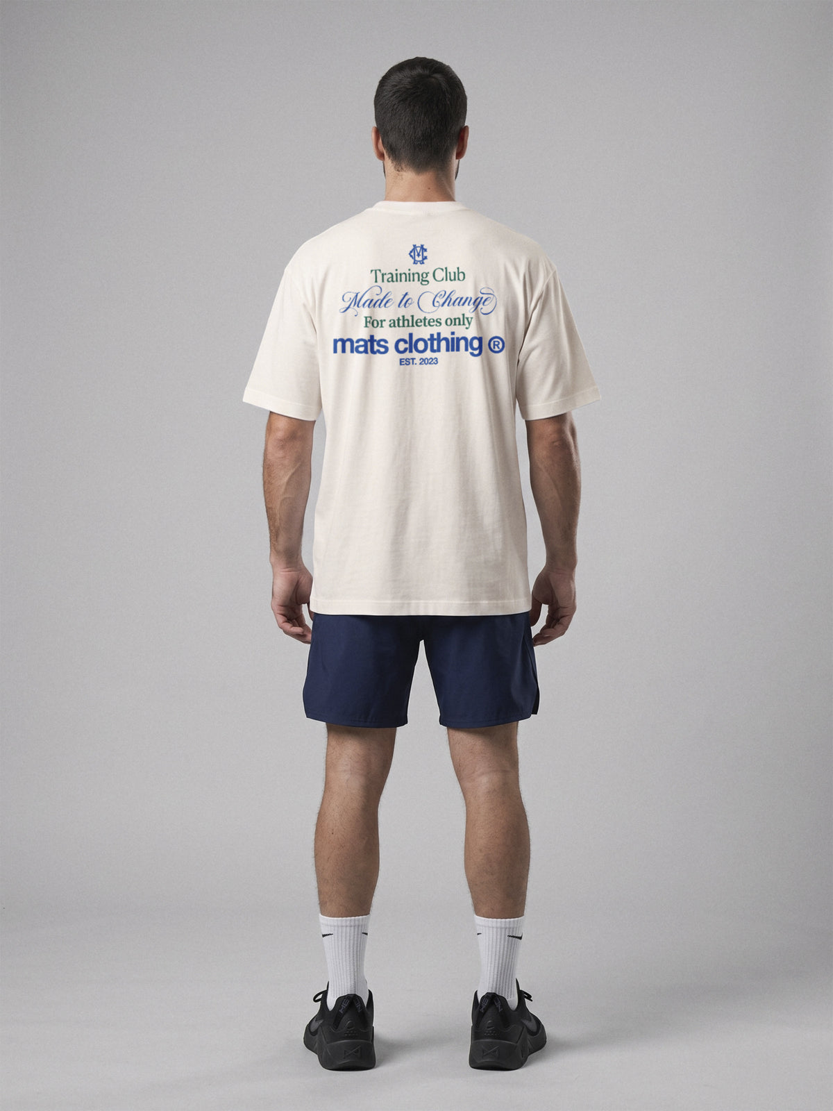 Mats Training Club - Oversize · Natural · modelo chico · espalda