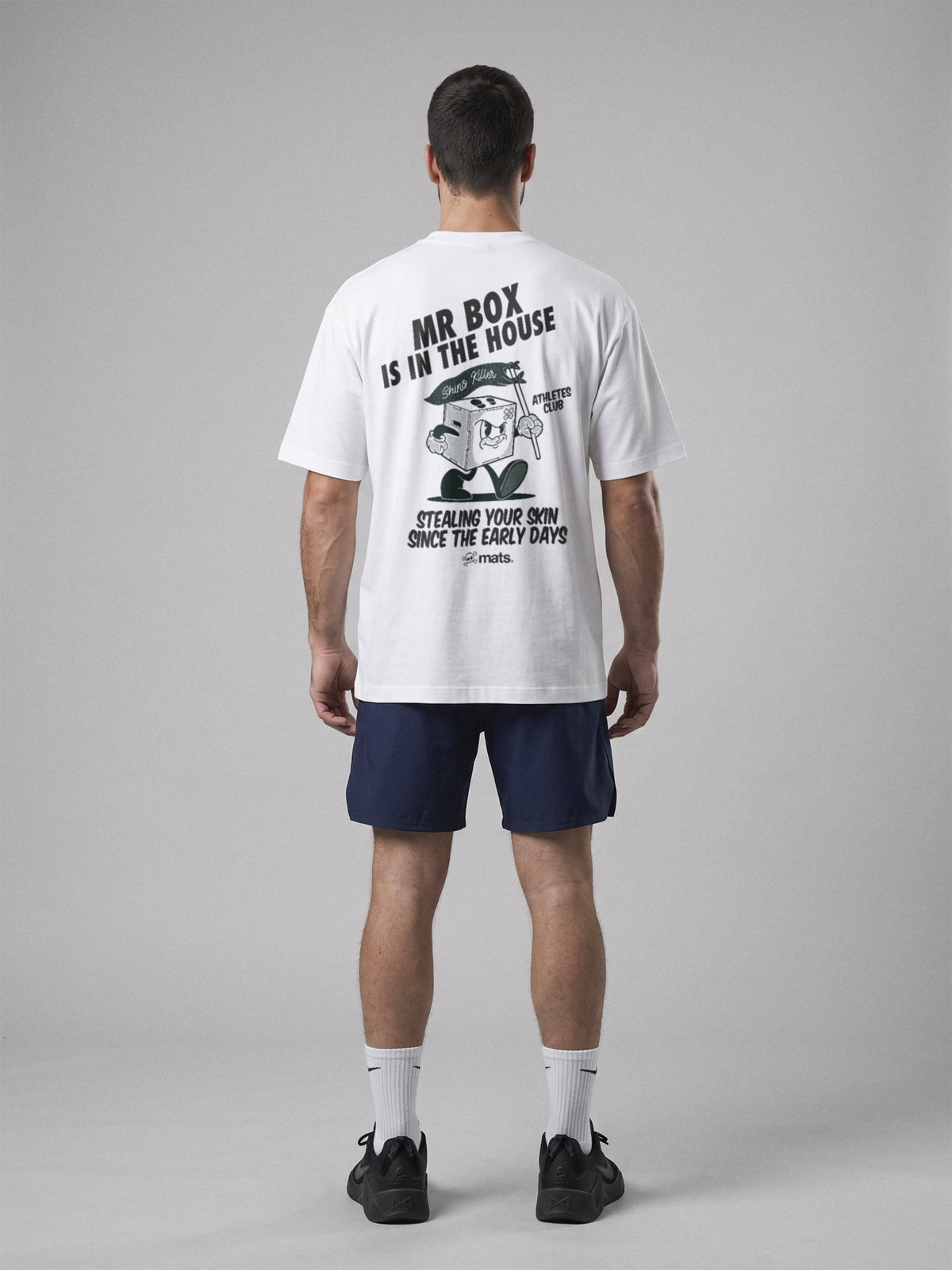 Mr Box Is In The House - Oversize · Blanco · modelo chico · espalda