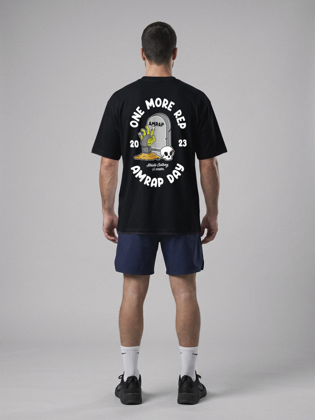 One More Rep - AMRAP Day - Oversize · Negro · modelo chico · espalda