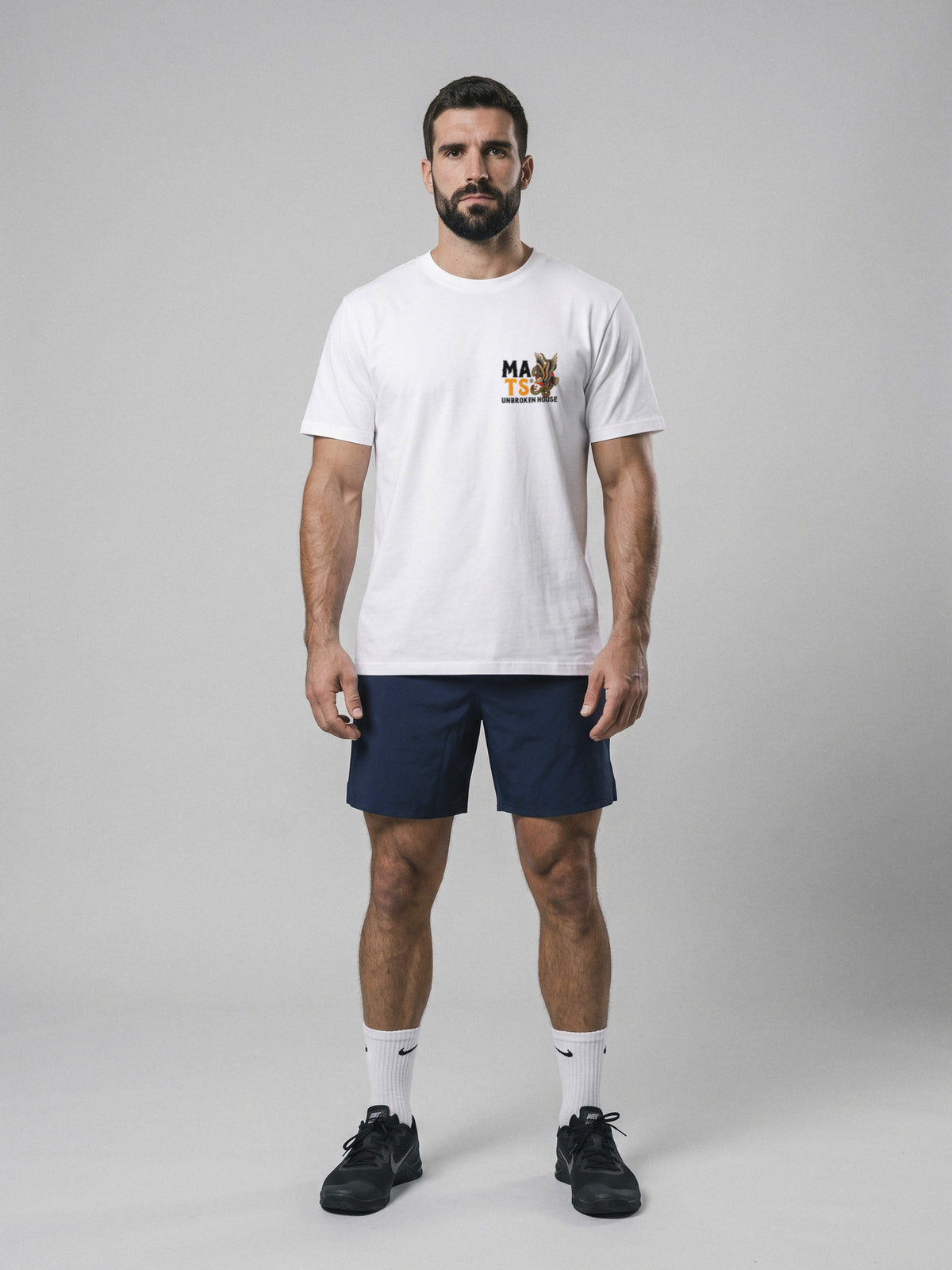 Unbroken House - Never Out Of The Fight - Regular Fit · Blanco · modelo chico · frente