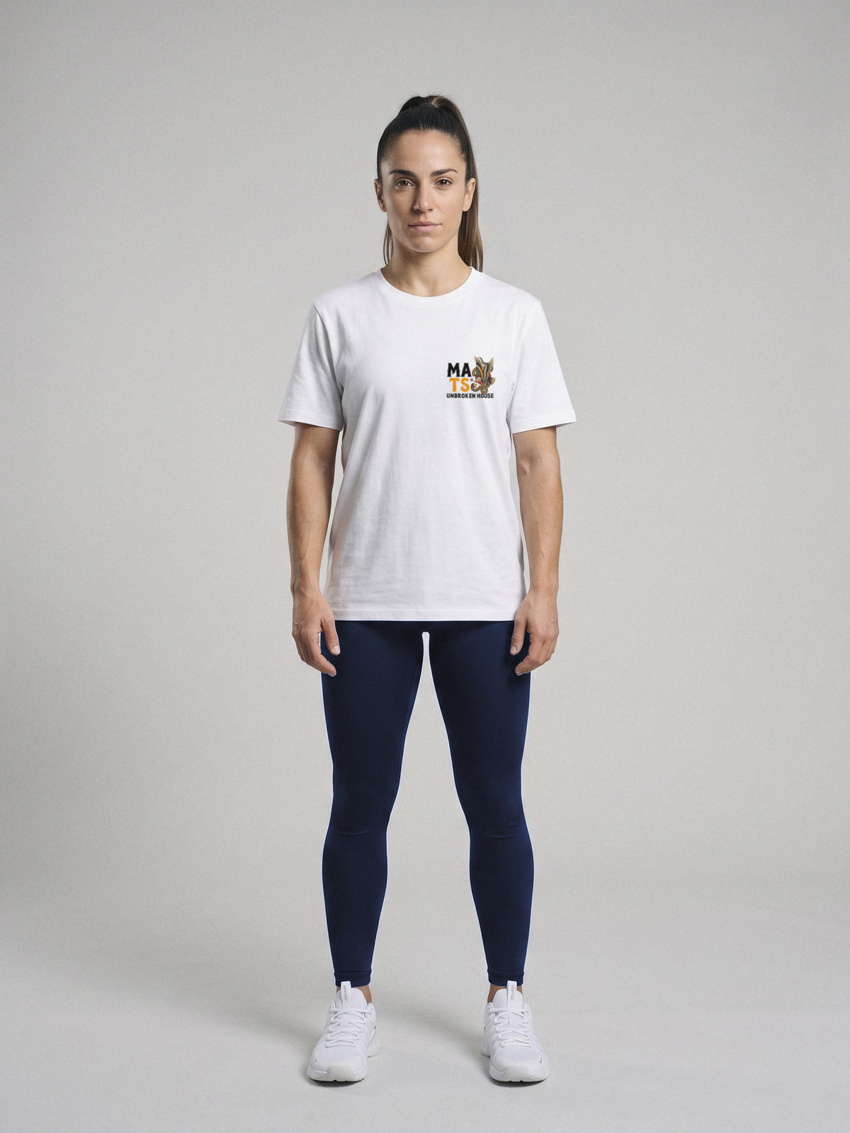 Unbroken House - Never Out Of The Fight - Regular Fit · Blanco · modelo chica · frente