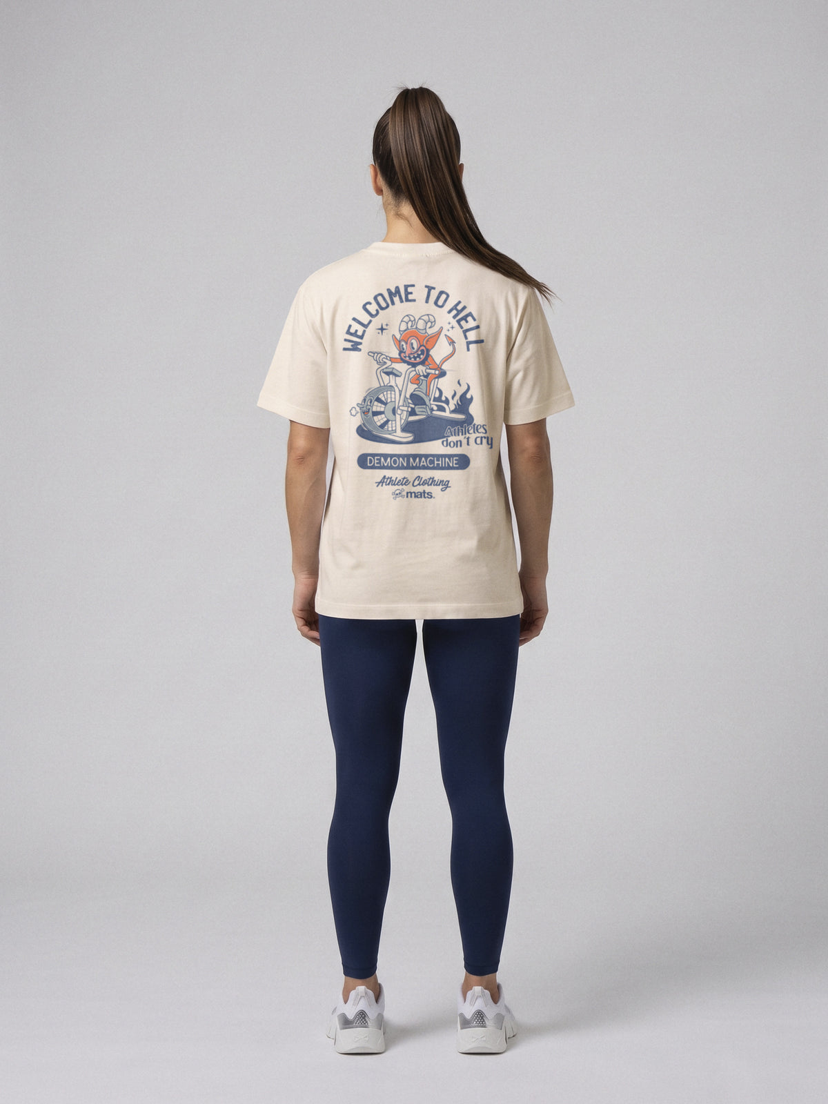 Wellcome To Hell - Oversize · Natural · modelo chica · espalda