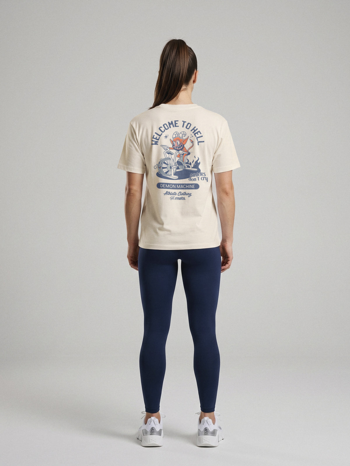 Wellcome To Hell - Regular Fit · Natural · modelo chica · espalda